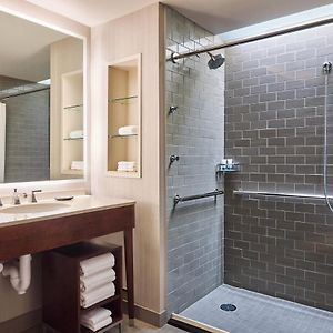 Traditional King Room Adapted Tub Mobility Hearing Accessible